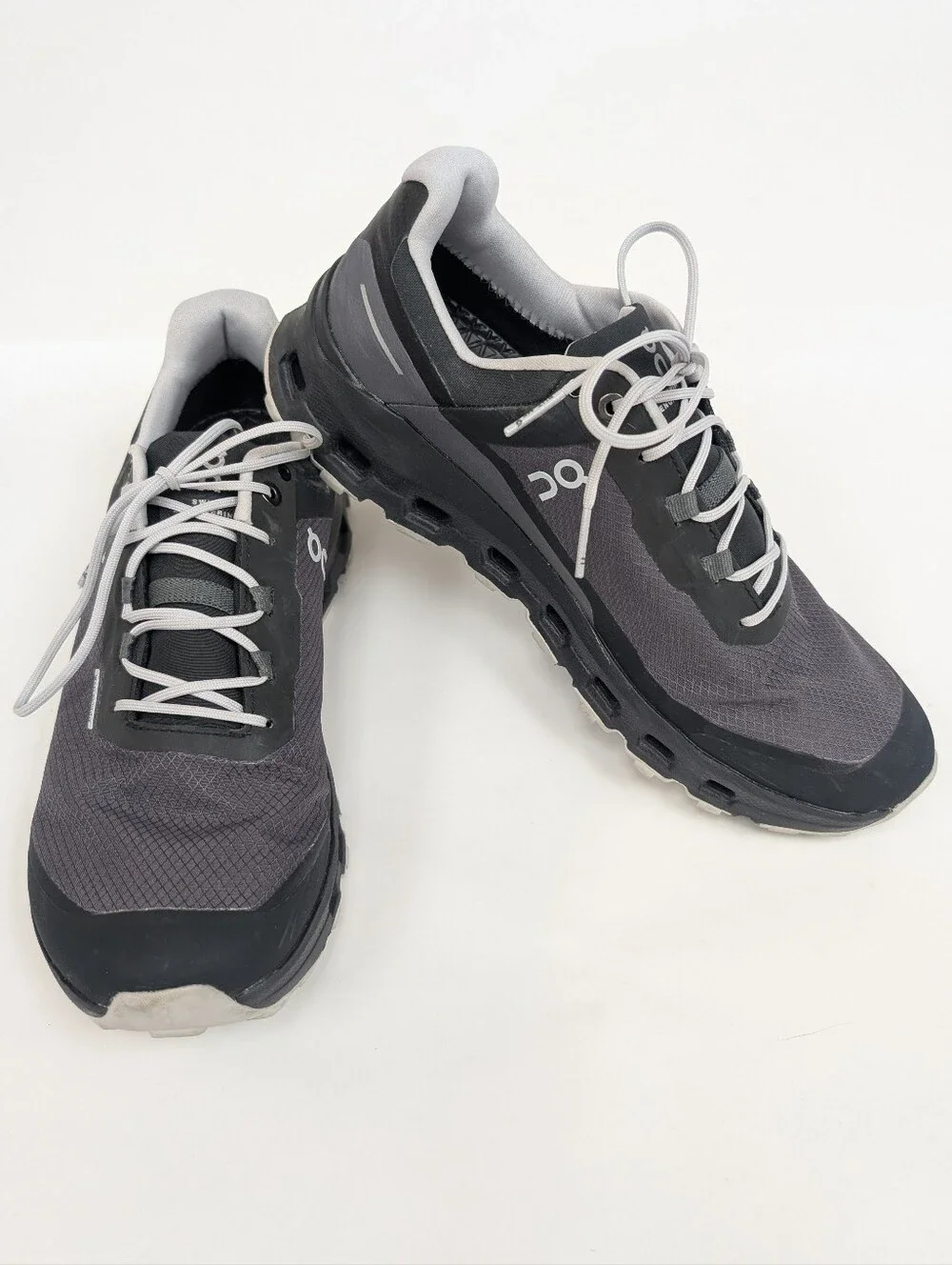 ON Running Cloudvista Waterproof Gray Tennis Shoes 8.5/40